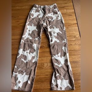 Never worn, just because I was never able to find a shirt to match :/.